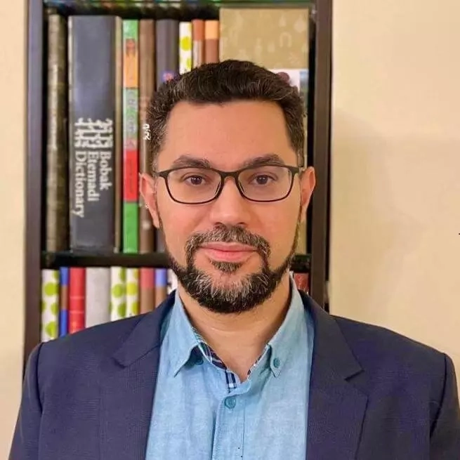 بابک اعتمادی
