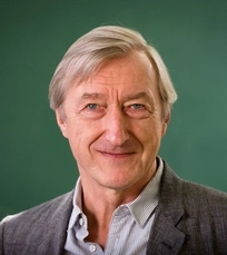 جولین بارنز